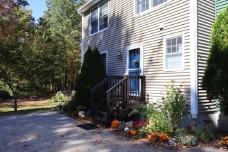 13 Morse St, Unit B in Berwick, ME - Building Photo - Building Photo