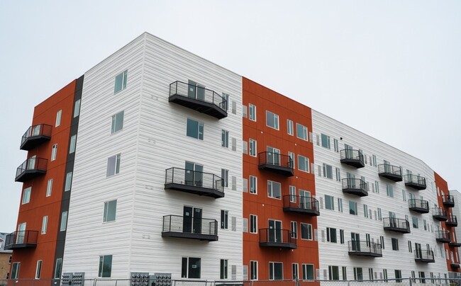 The Station at Mill Race in Provo, UT - Foto de edificio - Building Photo