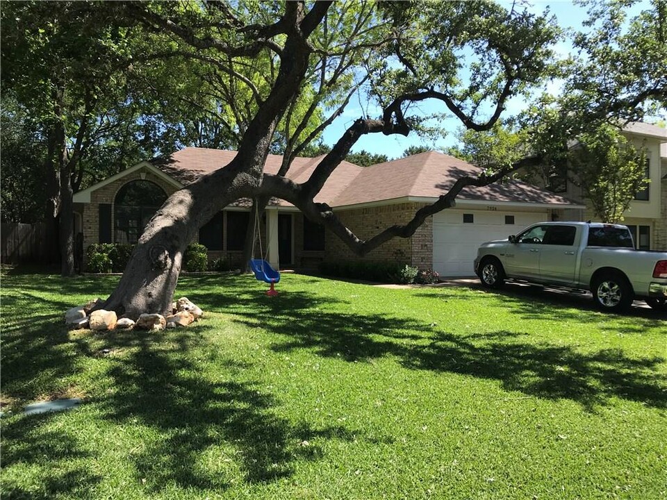 7924 Wheel Rim Cir in Austin, TX - Building Photo