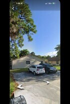 2639 SE Clayton St in Stuart, FL - Building Photo