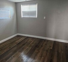 10515 Cypress Ave in Riverside, CA - Building Photo