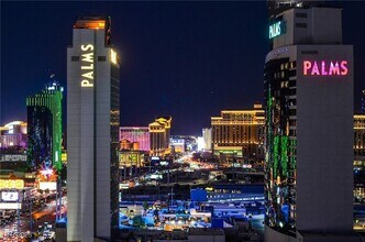 4381 W Flamingo Rd, Unit 2302 in Las Vegas, NV - Building Photo - Building Photo