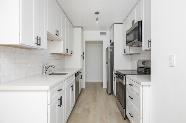 BENTLEY in Los Angeles, CA - Foto de edificio - Interior Photo