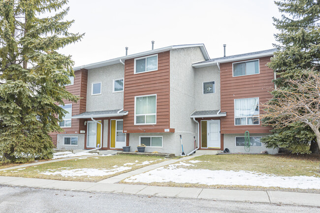 Ranchland Meadows in Calgary, AB - Building Photo - Primary Photo