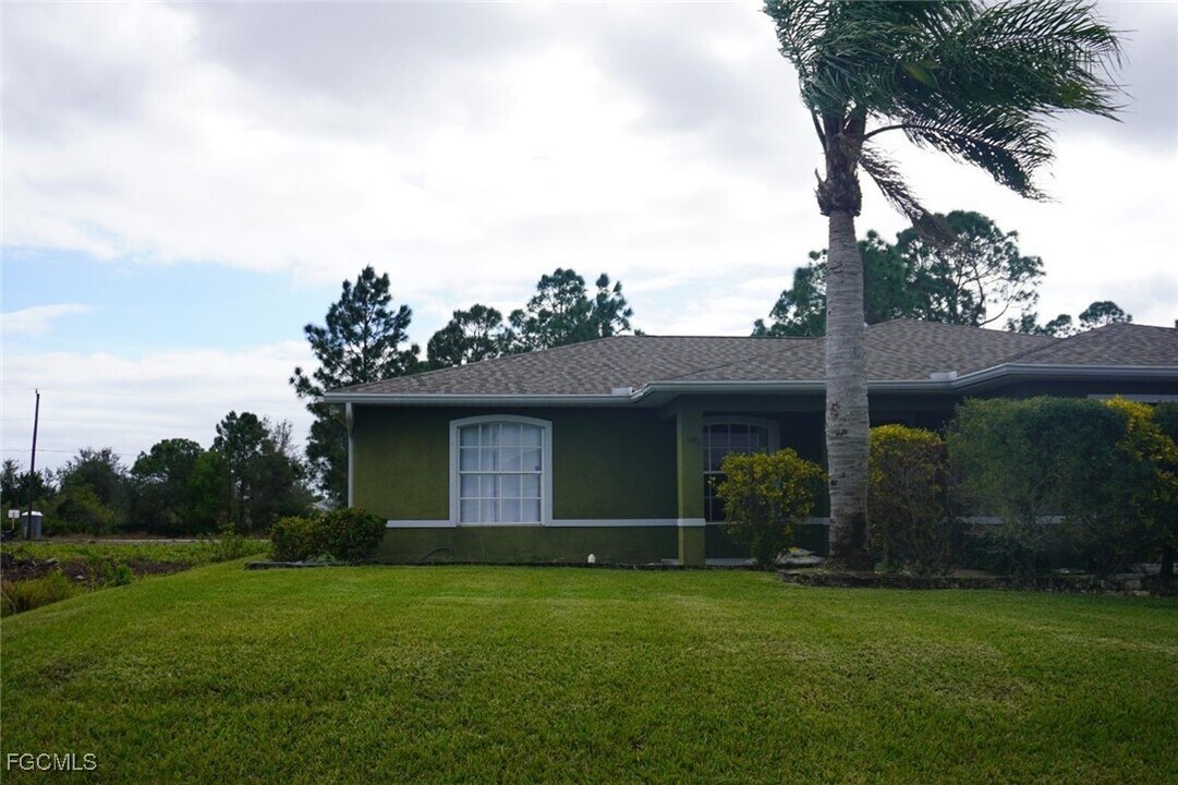 2609 25th St SW in Lehigh Acres, FL - Building Photo