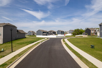 Abrams Pointe in Winchester, VA - Building Photo - Building Photo