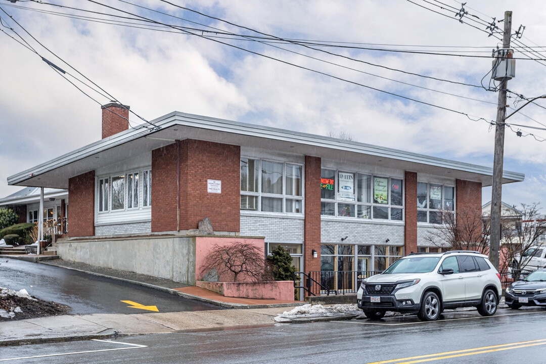 60 Prospect St in Waltham, MA - Building Photo