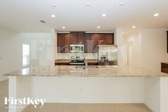 5011 Royal Point Ave in Kissimmee, FL - Building Photo - Building Photo
