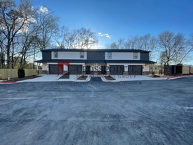 1927 Lindbergh Dr in Tyler, TX - Building Photo