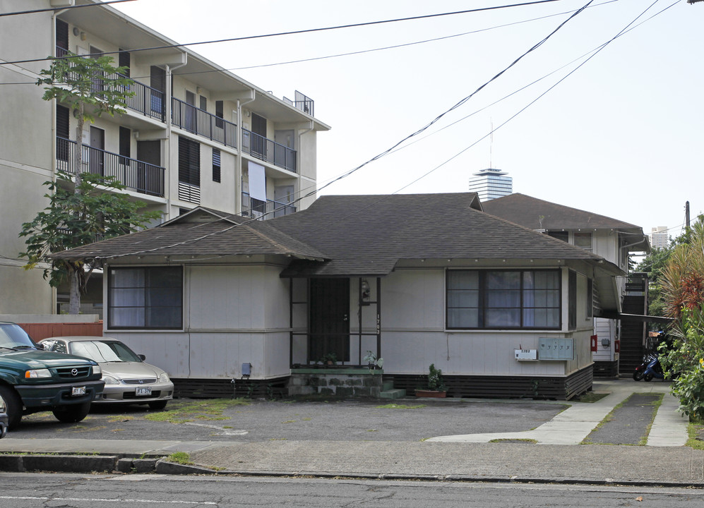 1703 S Beretania St in Honolulu, HI - Building Photo