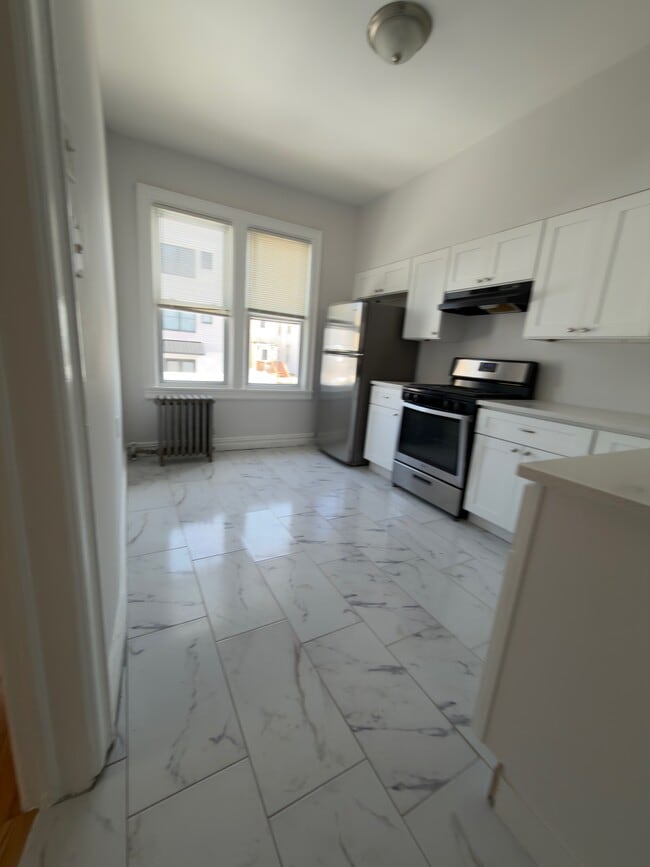 276 Winfield Ave, Unit 2