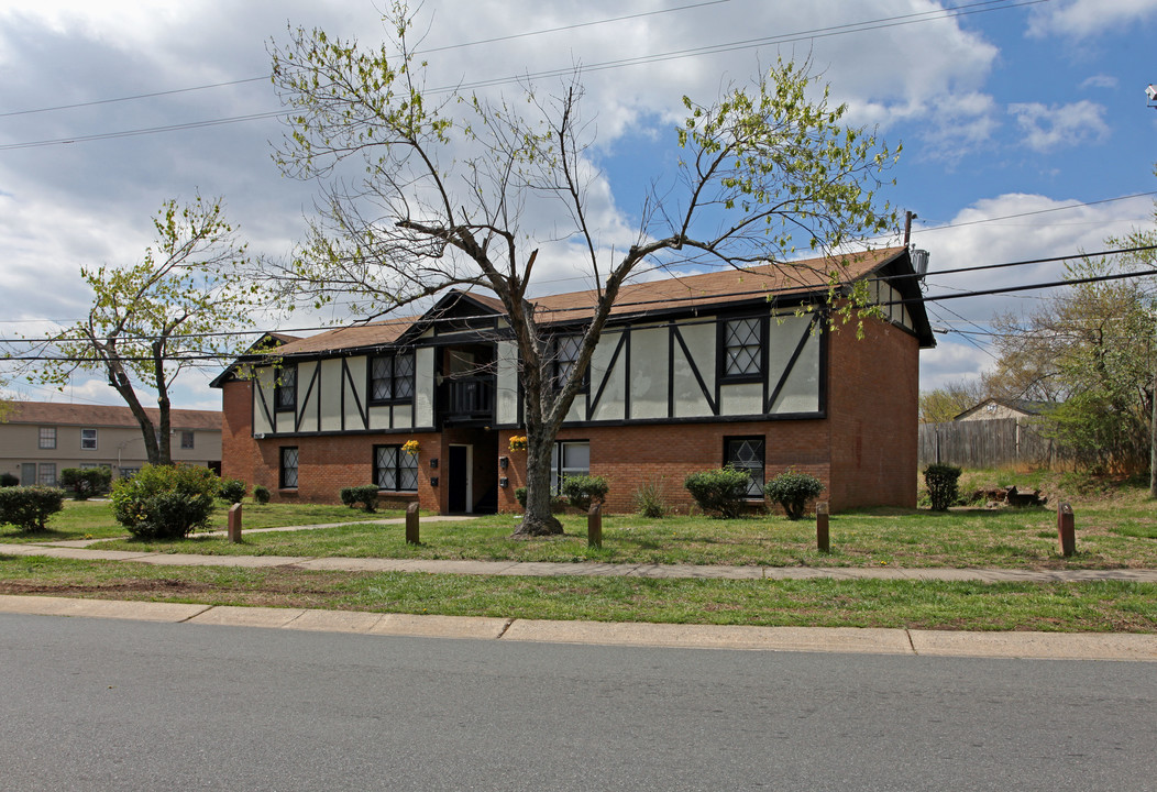 Derita Woods Apartments in Charlotte, NC - Building Photo