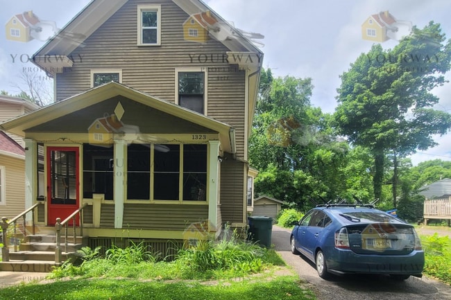 property at 1323 Genesee St