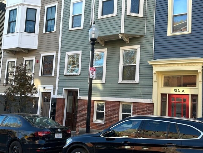 314 Bunker Hill St, Unit 2