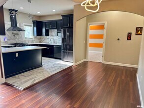 7024 St Ann Dr in Bettendorf, IA - Building Photo - Building Photo