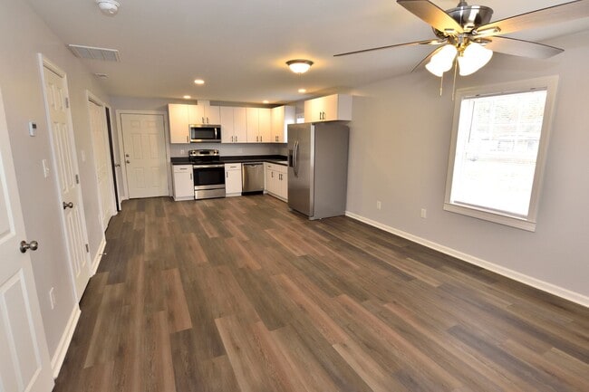 323 S Sally Jenkins St in Pinetops, NC - Building Photo - Building Photo