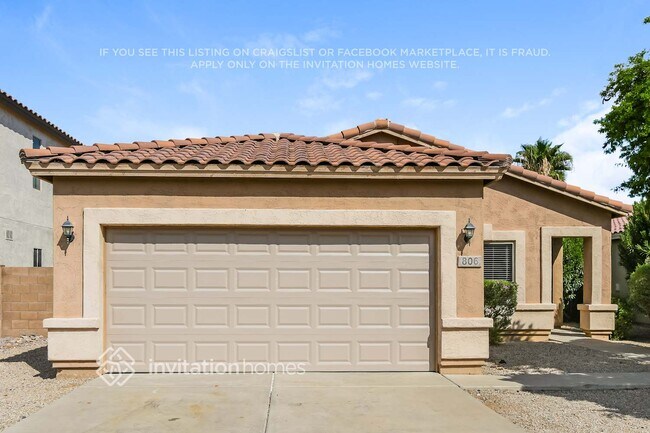 property at 806 E Tortoise Trail