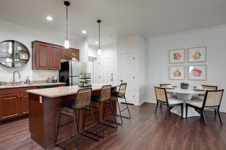 San Marquis in Tempe, AZ - Building Photo - Interior Photo