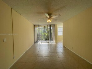 9431 Live Oak Pl in Davie, FL - Building Photo - Building Photo