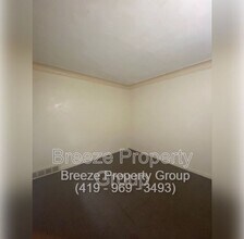 319 N Detroit Ave in Toledo, OH - Building Photo - Building Photo