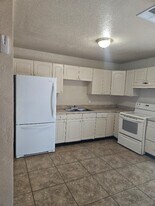 800 N Jones Blvd in Las Vegas, NV - Building Photo