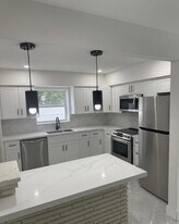 29 SE 8th St in Dania Beach, FL - Building Photo