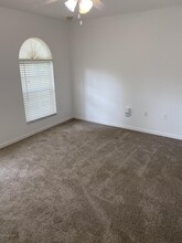 320 Tortuga Way in West Melbourne, FL - Foto de edificio - Building Photo