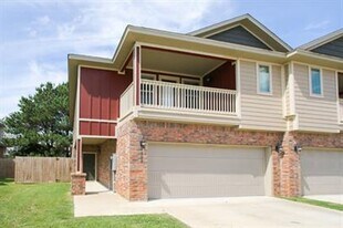 1225 N Sicily Ln in Fayetteville, AR - Building Photo