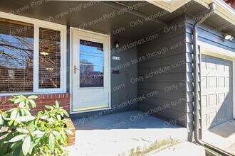 2714 SE 48th Av in Portland, OR - Building Photo - Building Photo