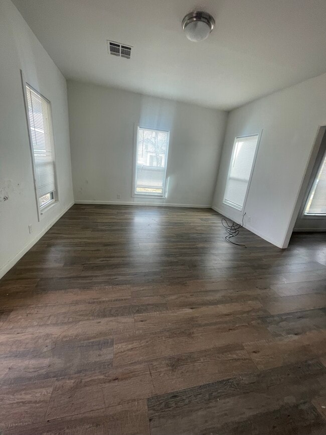 321 E 7th St in Cushing, OK - Building Photo - Building Photo