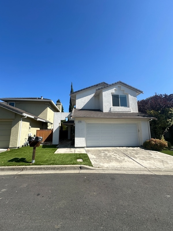 122 Lakeridge Ln