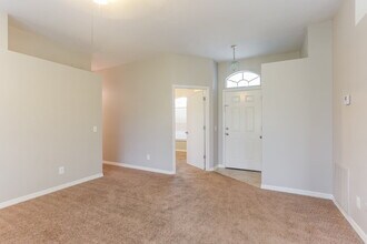 6109 63rd Ave E in Palmetto, FL - Foto de edificio - Building Photo