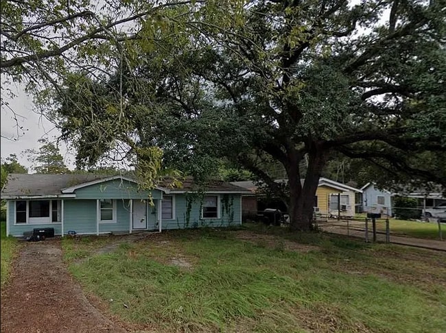 property at 4440 Swing Dr