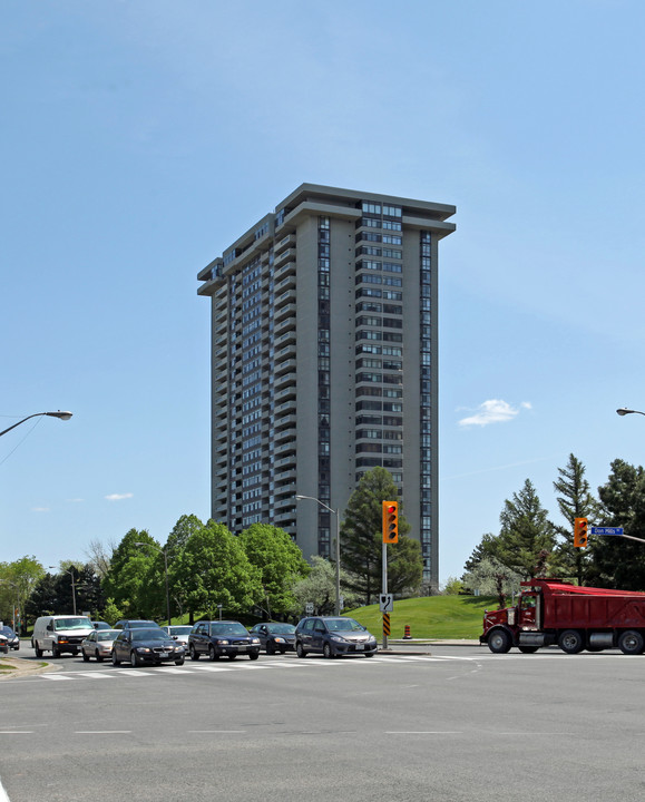 Skymark II in Toronto, ON - Building Photo