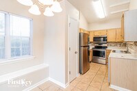 3221 Pipers Way photo'