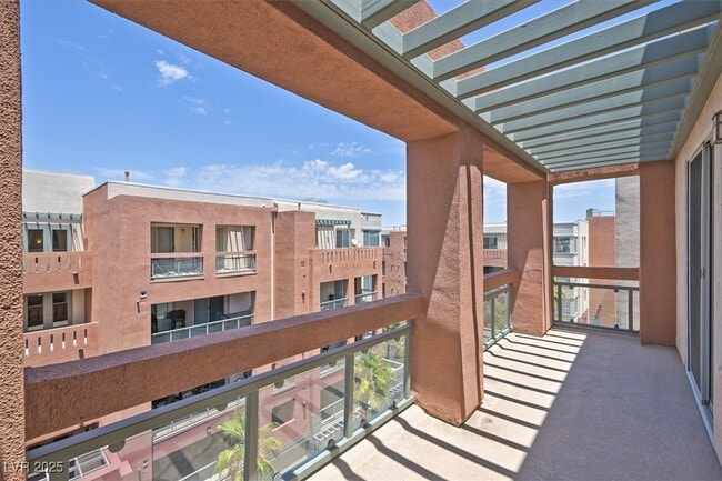 property at 31 E Agate Ave