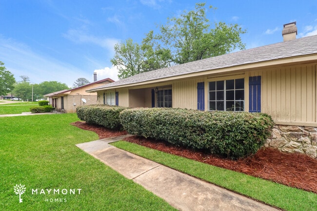 4461 Wildwood Dr in Jackson, MS - Foto de edificio - Building Photo