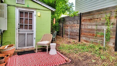 709 W Live Oak St in Austin, TX - Building Photo - Building Photo