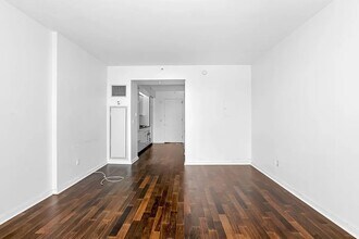 340 E 23rd St in New York, NY - Building Photo - Building Photo