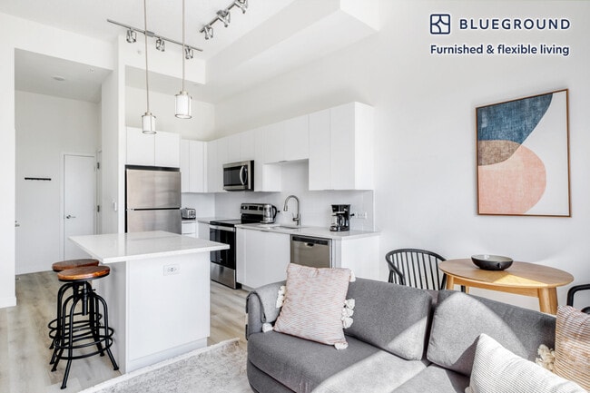 2100 SW 8th St-Unit -FL4-ID62 in Miami, FL - Building Photo - Building Photo