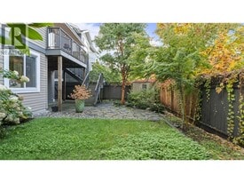 1460 Avondale St in Coquitlam, BC - Building Photo