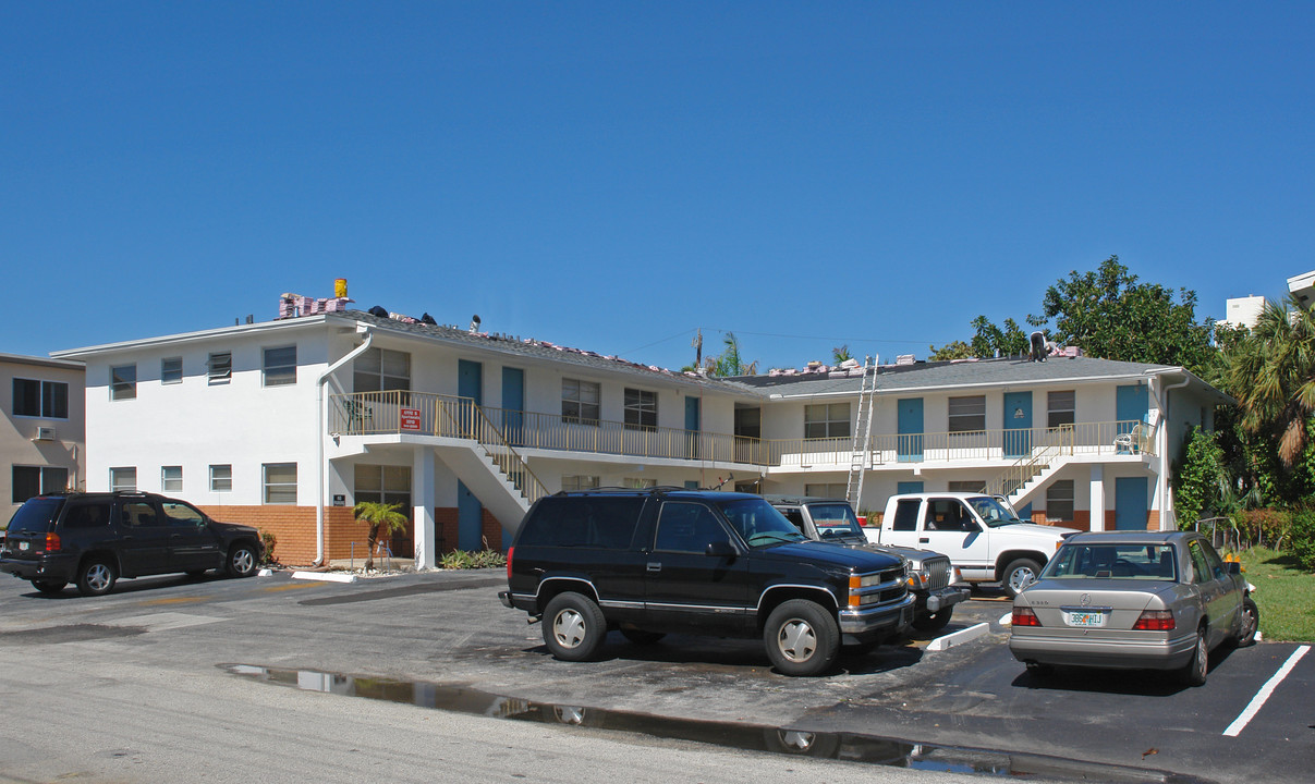 The Malibu in Pompano Beach, FL - Building Photo