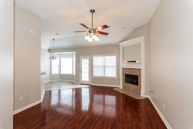 60 Penny Ln in Oakland, TN - Foto de edificio - Building Photo