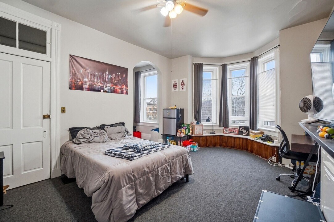 2384 Wheeler St in Cincinnati, OH - Building Photo