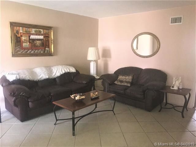 141 NE 10th Ave-Unit -18A in Hallandale Beach, FL - Building Photo - Building Photo