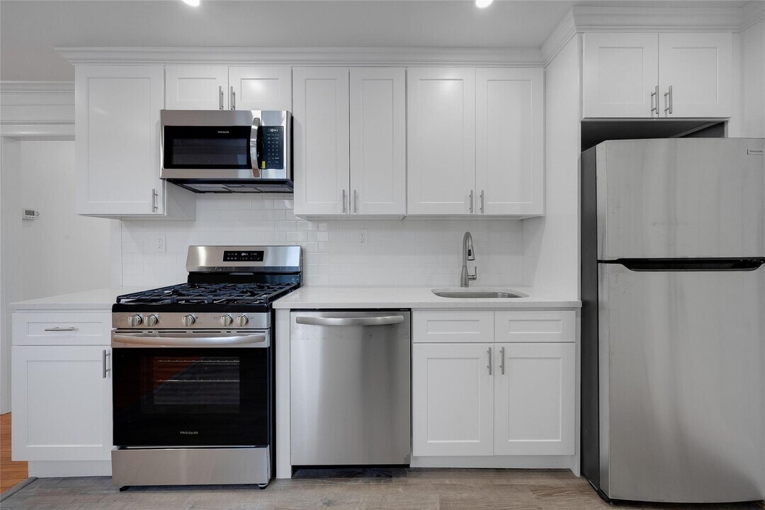 103 Croton Ave in Ossining, NY - Building Photo