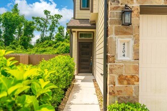 4204 Merry Mill Dr in Spring, TX - Foto de edificio - Building Photo