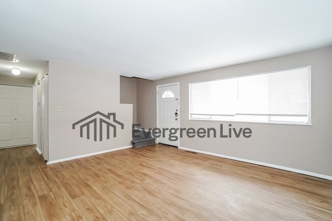 1810 Pickering Dr in Reynoldsburg, OH - Building Photo - Building Photo