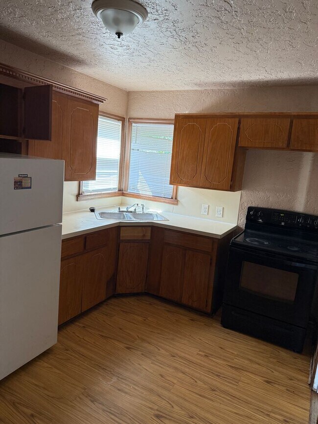 2125 NW Lake Ave in Lawton, OK - Foto de edificio - Building Photo