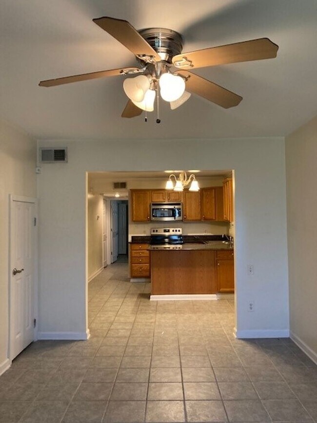 4221 Palmyra St-Unit -Unit A in New Orleans, LA - Building Photo - Building Photo